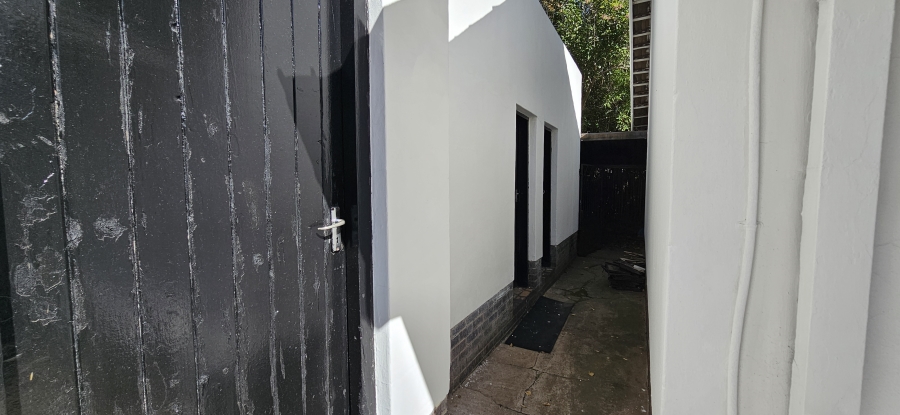 4 Bedroom Property for Sale in Three Rivers Proper Gauteng
