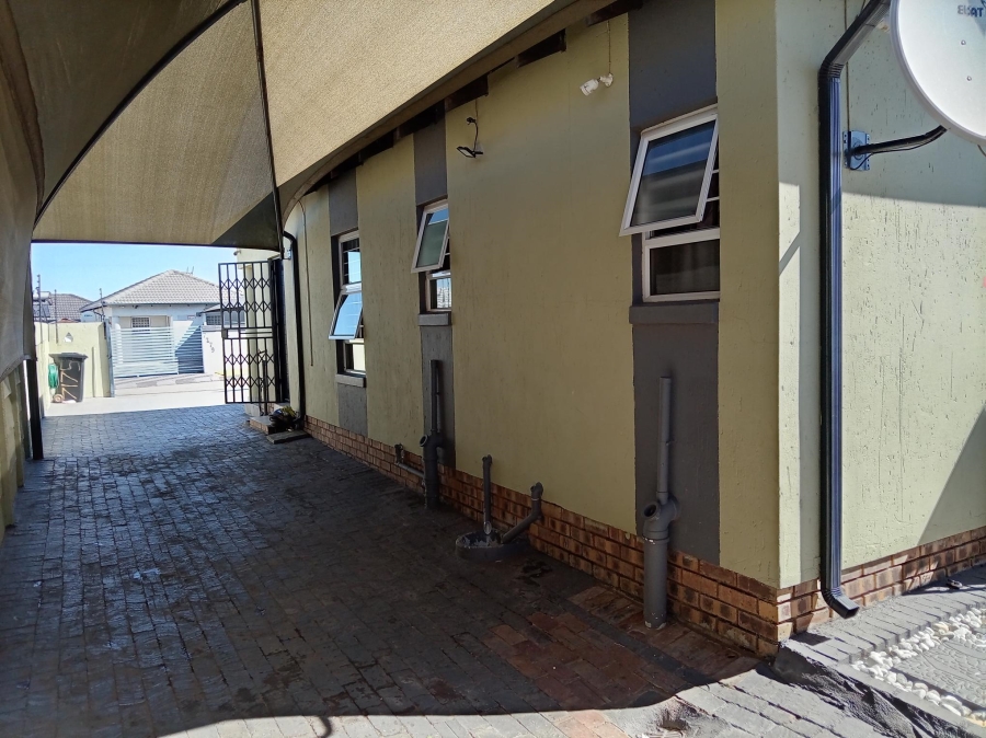 3 Bedroom Property for Sale in Crystal Park Gauteng