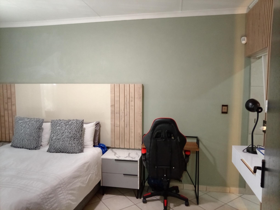 3 Bedroom Property for Sale in Crystal Park Gauteng