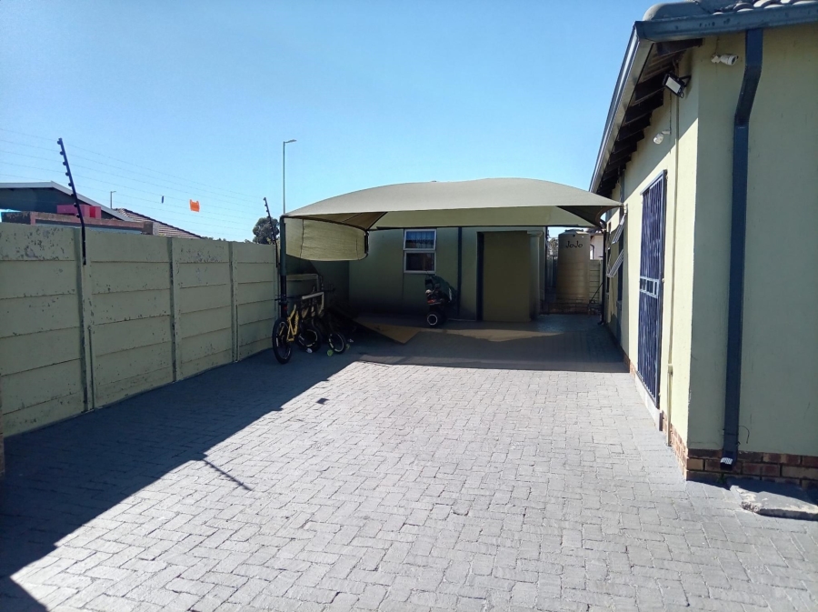 3 Bedroom Property for Sale in Crystal Park Gauteng