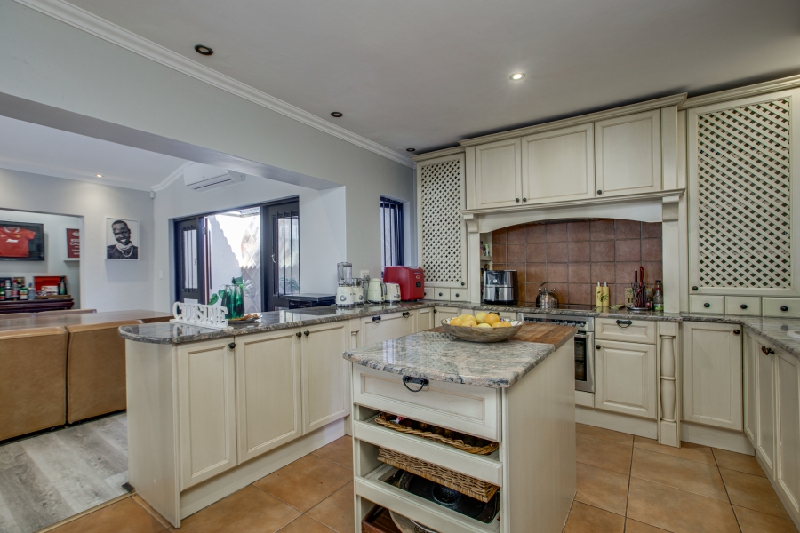 3 Bedroom Property for Sale in Bryanston Gauteng