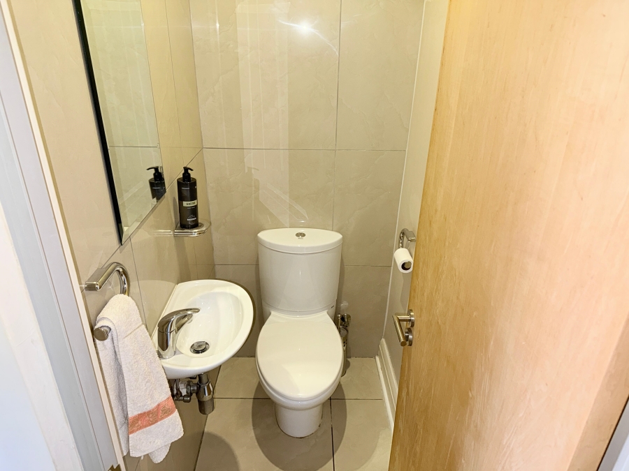 1 Bedroom Property for Sale in Sandown Gauteng