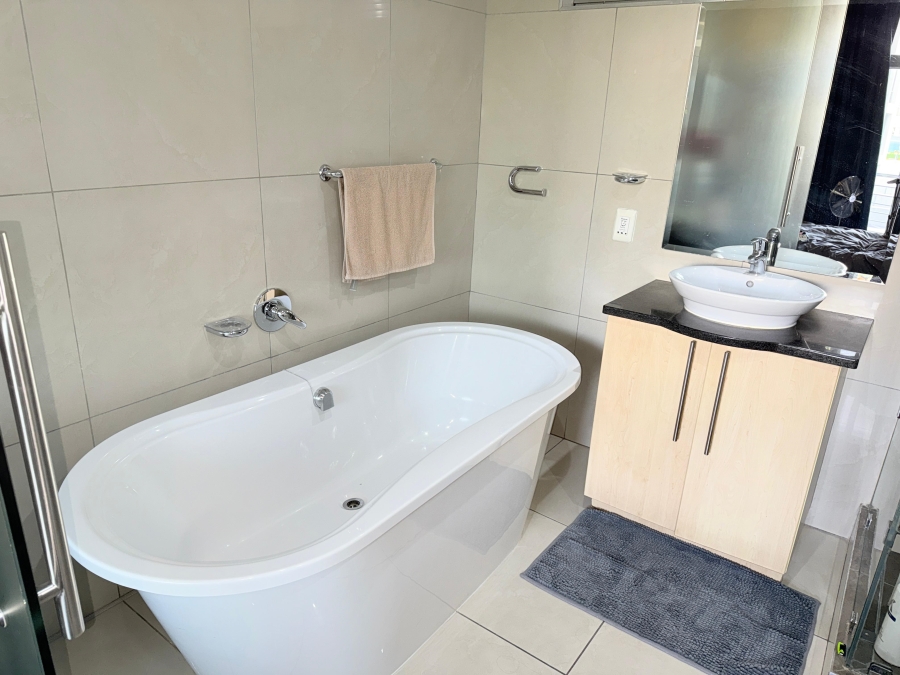 1 Bedroom Property for Sale in Sandown Gauteng