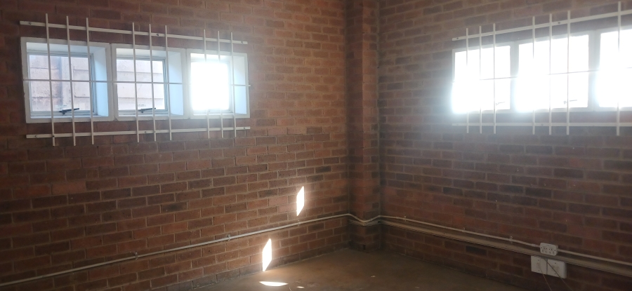 To Let Commercial Property for Rent in Sebenza Gauteng