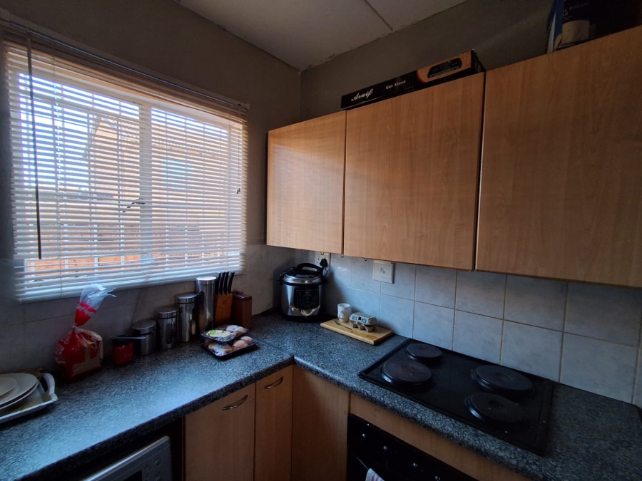 2 Bedroom Property for Sale in Strubensvallei Gauteng
