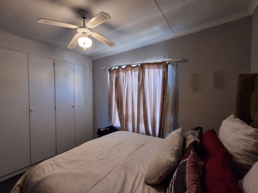 2 Bedroom Property for Sale in Strubensvallei Gauteng