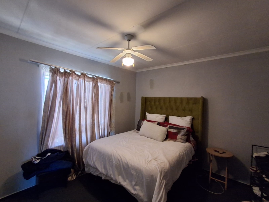 2 Bedroom Property for Sale in Strubensvallei Gauteng