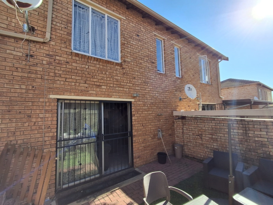 2 Bedroom Property for Sale in Strubensvallei Gauteng