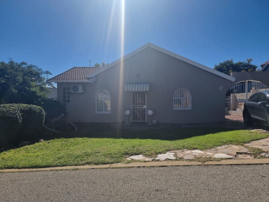 4 Bedroom Property for Sale in Zakariyya Park Gauteng