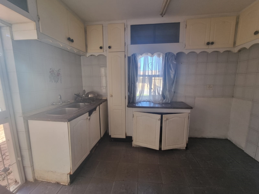 4 Bedroom Property for Sale in Zakariyya Park Gauteng
