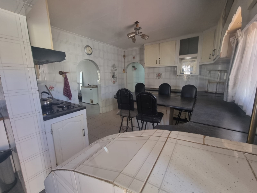 4 Bedroom Property for Sale in Zakariyya Park Gauteng