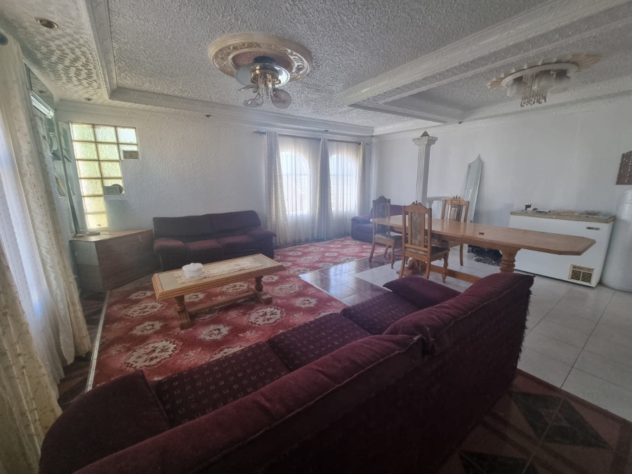 4 Bedroom Property for Sale in Zakariyya Park Gauteng