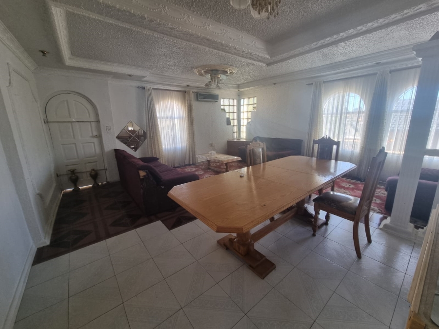 4 Bedroom Property for Sale in Zakariyya Park Gauteng