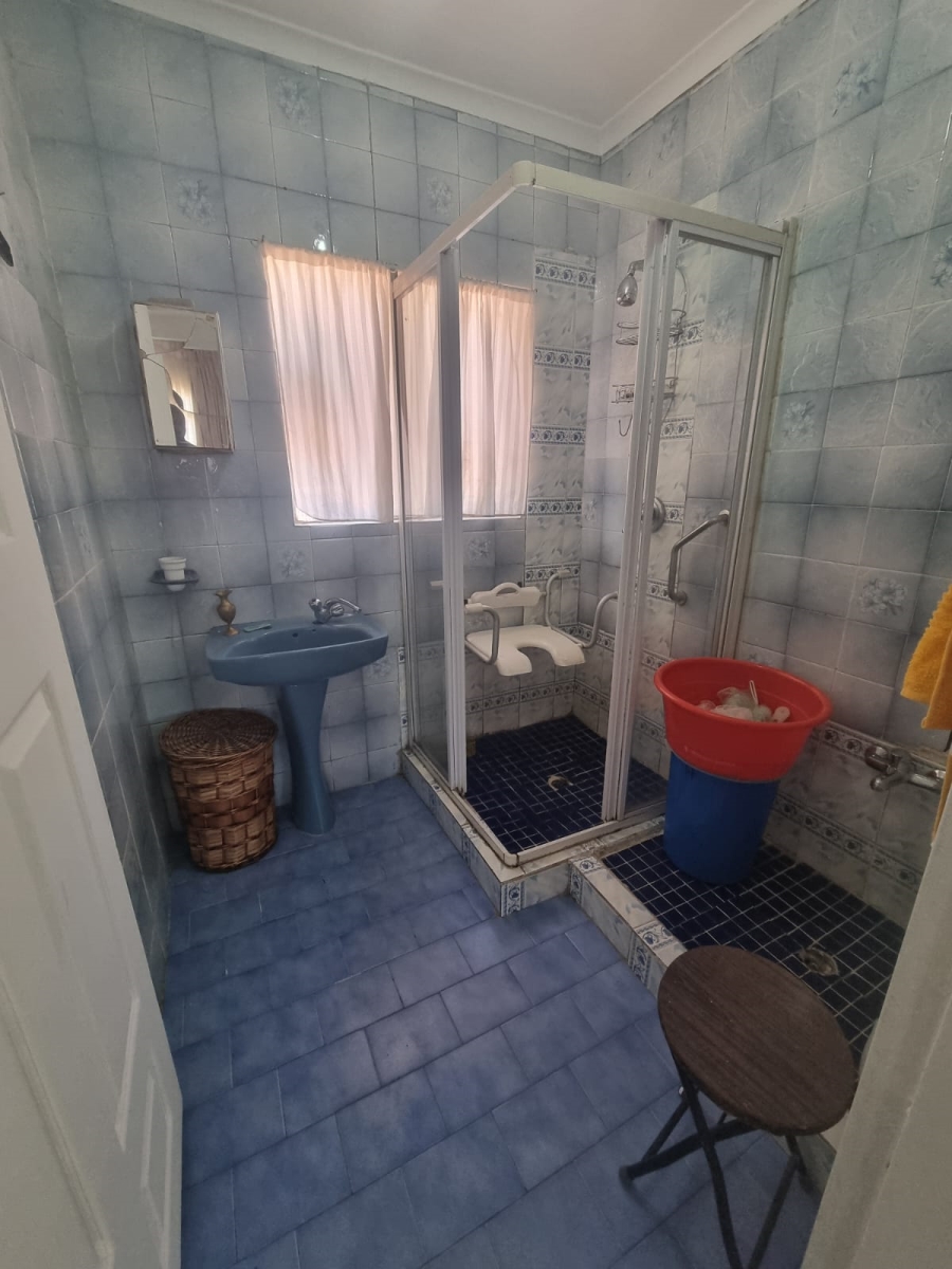 4 Bedroom Property for Sale in Zakariyya Park Gauteng