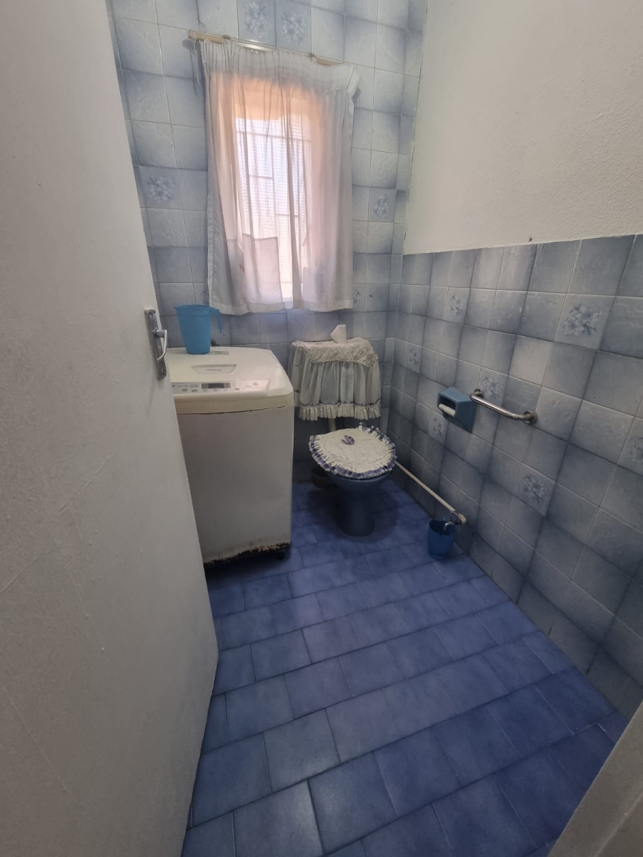 4 Bedroom Property for Sale in Zakariyya Park Gauteng