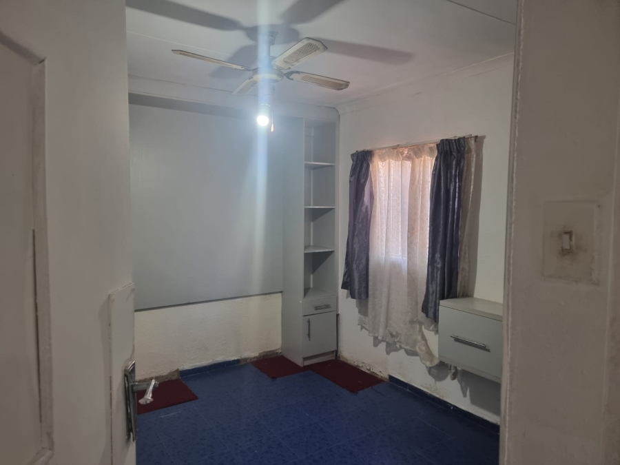 4 Bedroom Property for Sale in Zakariyya Park Gauteng