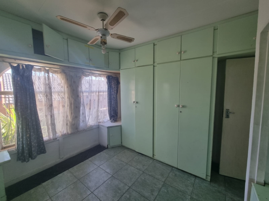 4 Bedroom Property for Sale in Zakariyya Park Gauteng