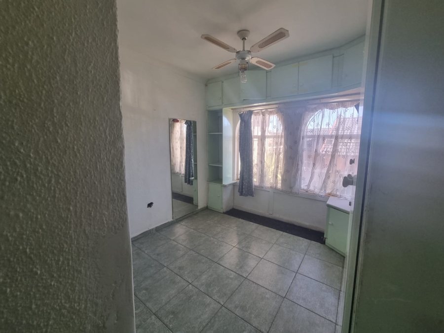4 Bedroom Property for Sale in Zakariyya Park Gauteng