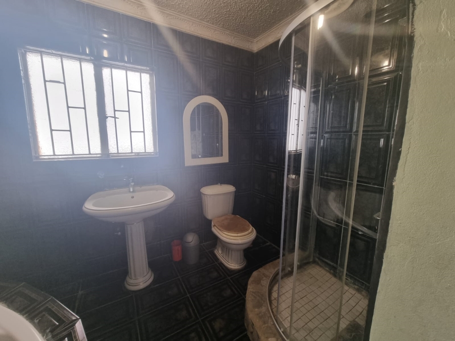 4 Bedroom Property for Sale in Zakariyya Park Gauteng