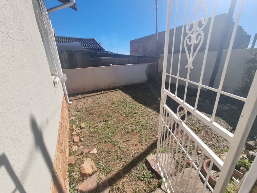 4 Bedroom Property for Sale in Zakariyya Park Gauteng