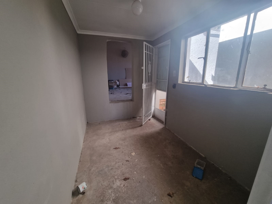 4 Bedroom Property for Sale in Zakariyya Park Gauteng