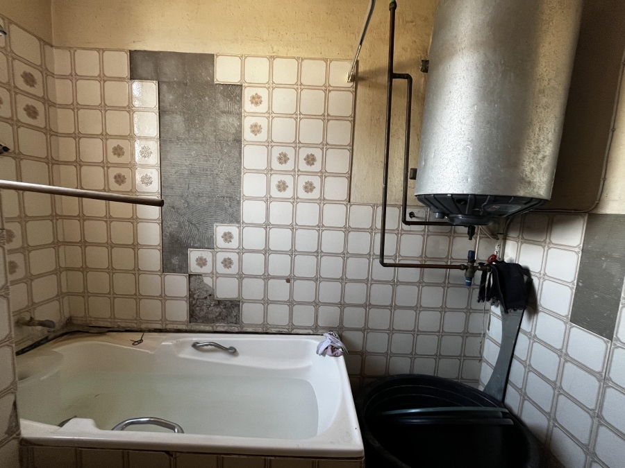 2 Bedroom Property for Sale in Pretoria Central Gauteng