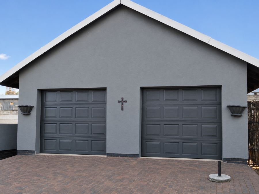 4 Bedroom Property for Sale in Edleen Gauteng