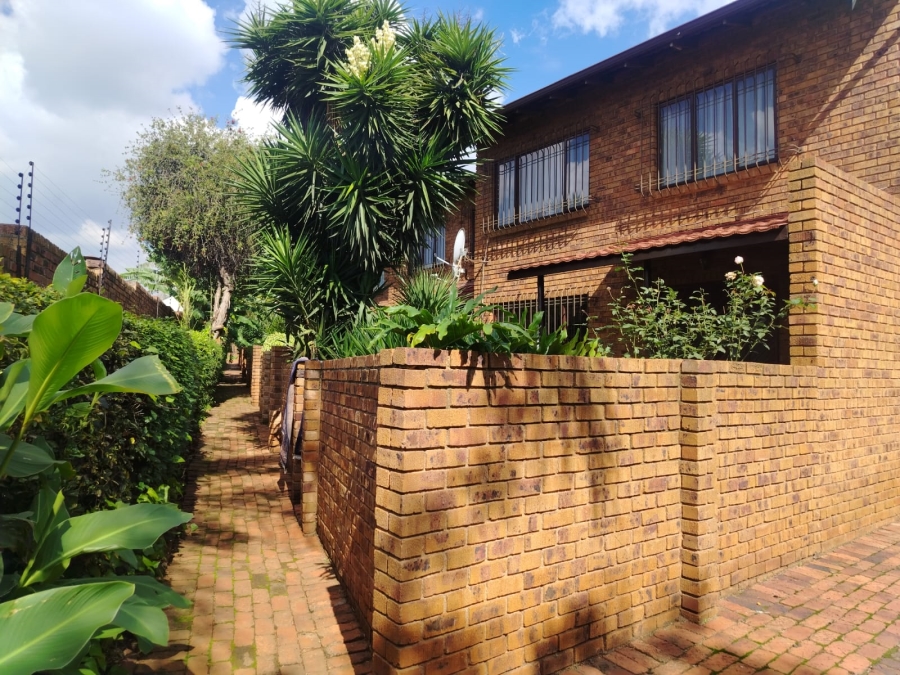 2 Bedroom Property for Sale in Klopperpark Gauteng