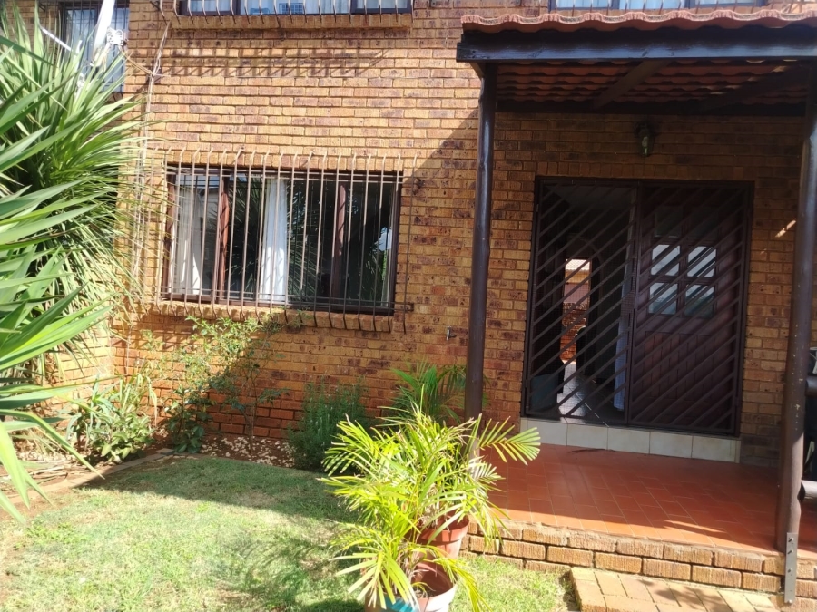 2 Bedroom Property for Sale in Klopperpark Gauteng