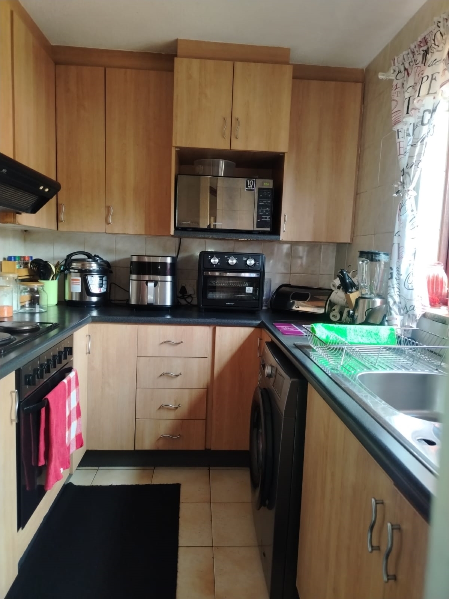 2 Bedroom Property for Sale in Klopperpark Gauteng