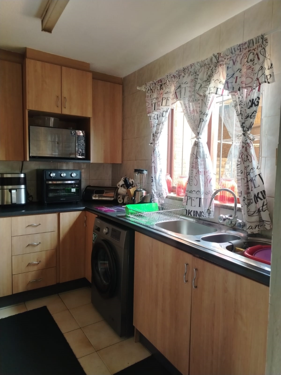 2 Bedroom Property for Sale in Klopperpark Gauteng