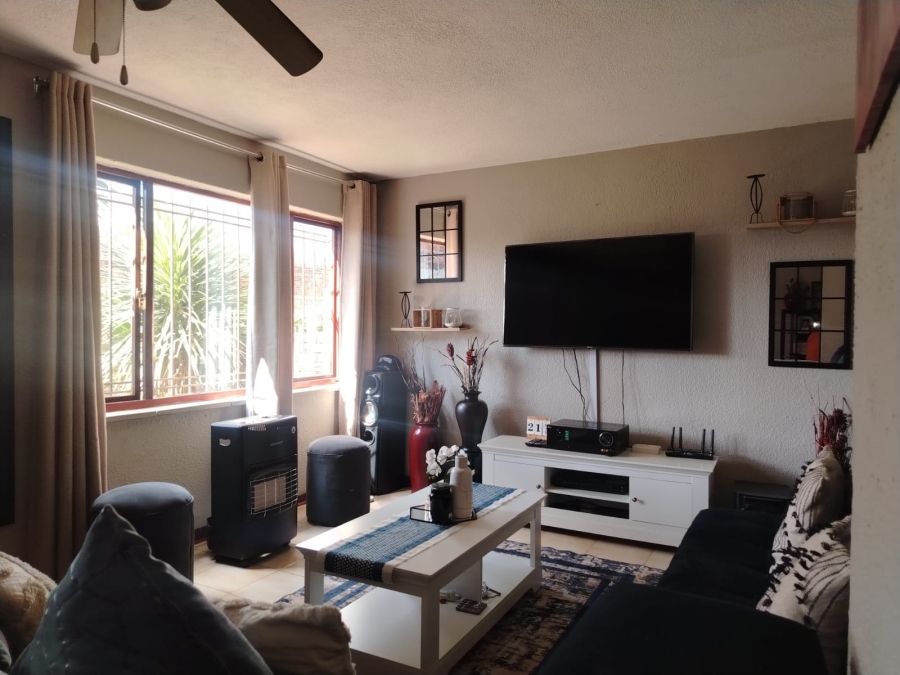 2 Bedroom Property for Sale in Klopperpark Gauteng