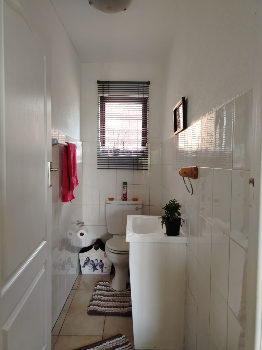 2 Bedroom Property for Sale in Klopperpark Gauteng