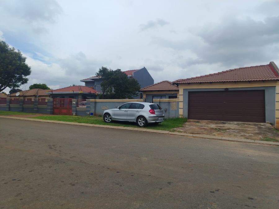 3 Bedroom Property for Sale in Dawn Park Gauteng