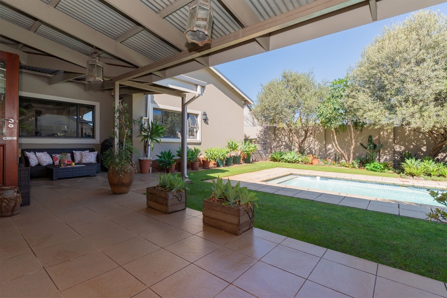 5 Bedroom Property for Sale in Bredell Gauteng