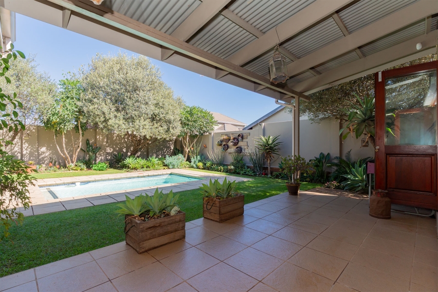 5 Bedroom Property for Sale in Bredell Gauteng