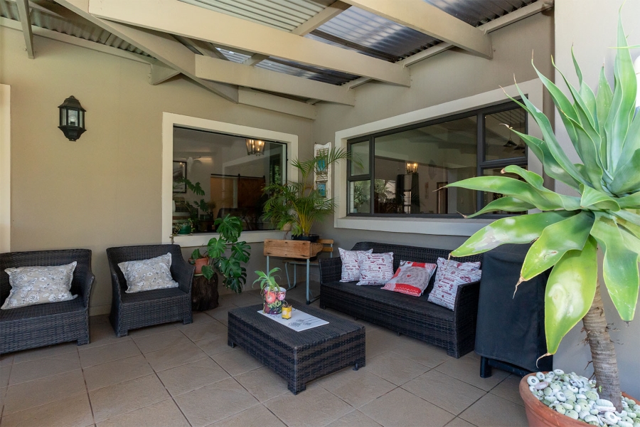 5 Bedroom Property for Sale in Bredell Gauteng