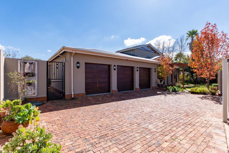 5 Bedroom Property for Sale in Bredell Gauteng