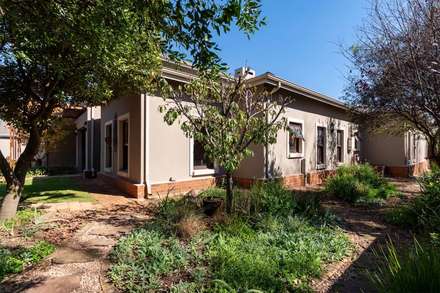 5 Bedroom Property for Sale in Bredell Gauteng