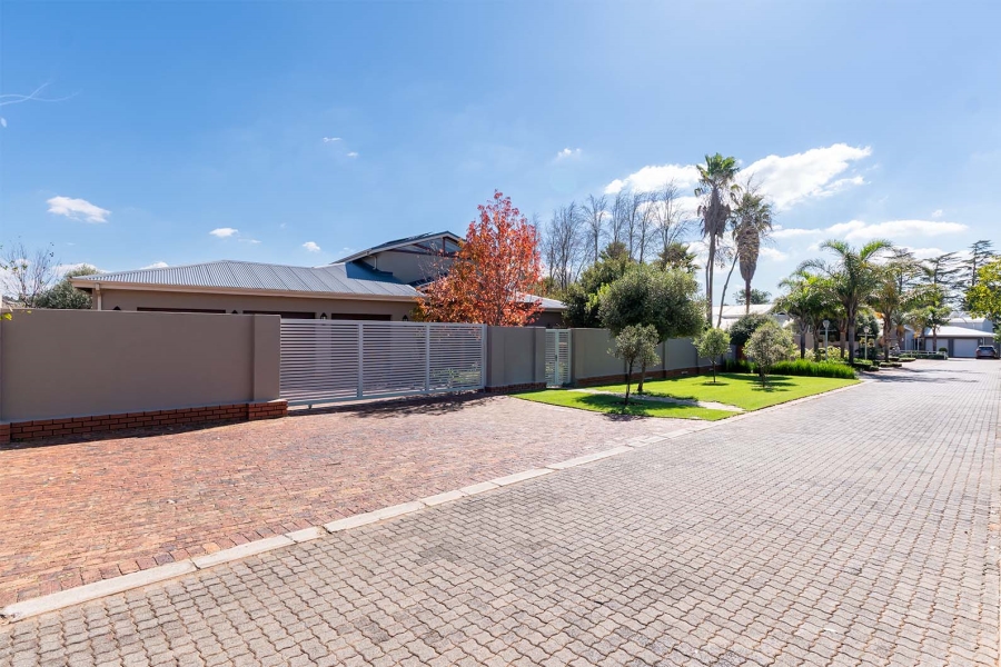 5 Bedroom Property for Sale in Bredell Gauteng