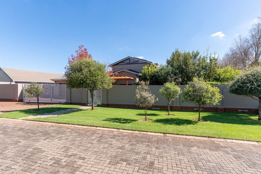 5 Bedroom Property for Sale in Bredell Gauteng