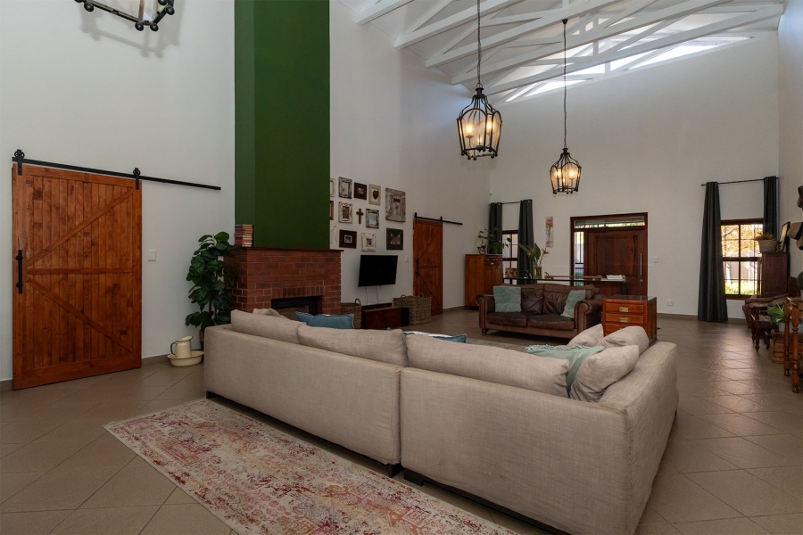 5 Bedroom Property for Sale in Bredell Gauteng