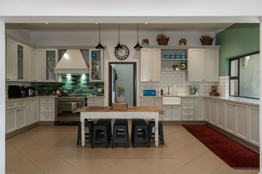 5 Bedroom Property for Sale in Bredell Gauteng
