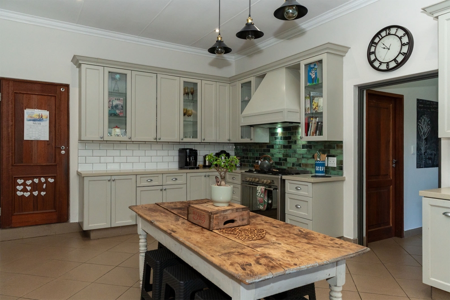 5 Bedroom Property for Sale in Bredell Gauteng