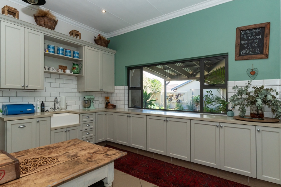 5 Bedroom Property for Sale in Bredell Gauteng