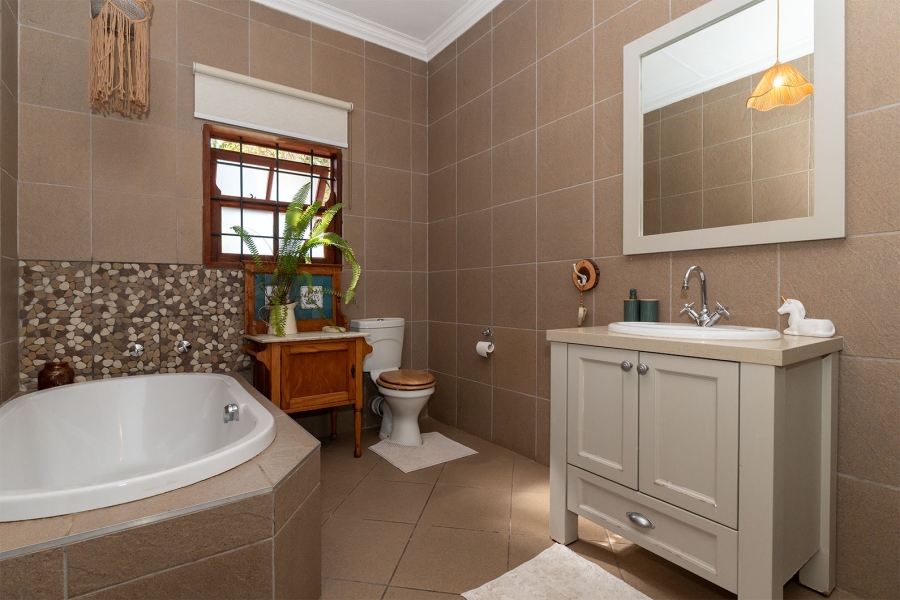 5 Bedroom Property for Sale in Bredell Gauteng