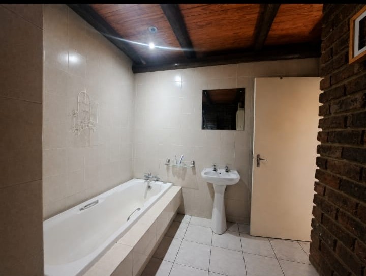 3 Bedroom Property for Sale in Buyscelia Gauteng