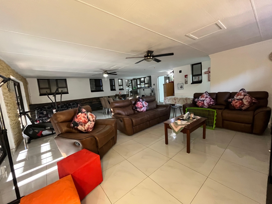 4 Bedroom Property for Sale in Golf Park Gauteng