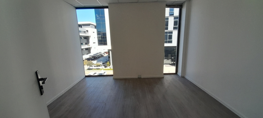 To Let Commercial Property for Rent in Vorna Valley Gauteng