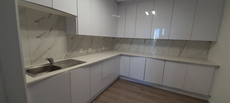 To Let Commercial Property for Rent in Vorna Valley Gauteng